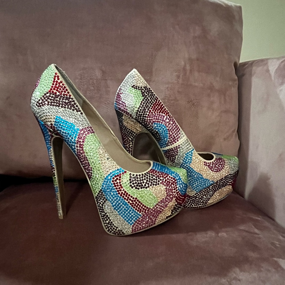 Steve Madden Dyvinal Camouflage Rhinestone Heels Sz 7